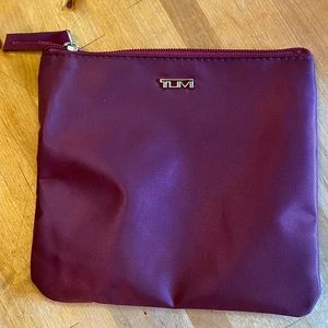 Tumi for Delta toiletry bag burgundy